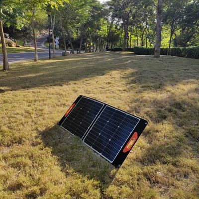 Panneau solaire pliable noir de 100 W