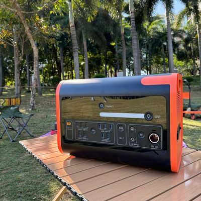 220V±5% de tension de sortie CA Puissance de stockage d'énergie portable avec une capacité nominale de 2048wh