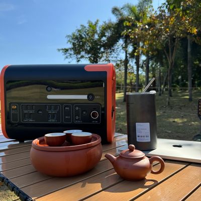 Invertisseur Pure Sine Wave 2200W Station électrique portable extérieure pour le stockage d'énergie solaire à domicile