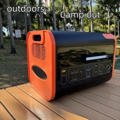 Système de stockage d'énergie portable extérieur pour ménage noir avec batterie LiFePO4 2200W