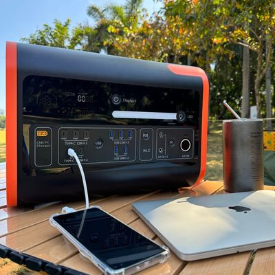 Générateur portable à panneau solaire 2200W avec banque de puissance de sortie AC/DC 230V