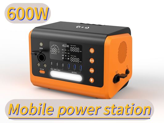 Une centrale solaire portable de 600 watts et une charge sans fil de 15 watts