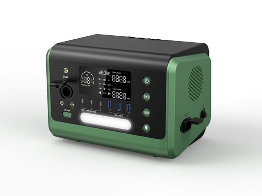Une centrale solaire portable de 600 watts et une charge sans fil de 15 watts