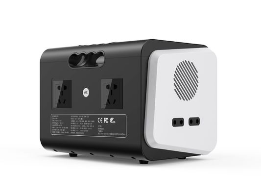 Une centrale solaire portable de 600 watts et une charge sans fil de 15 watts