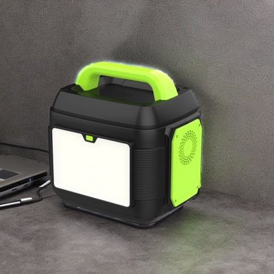 Appareil électrique de stockage de l'énergie solaire pour l'extérieur