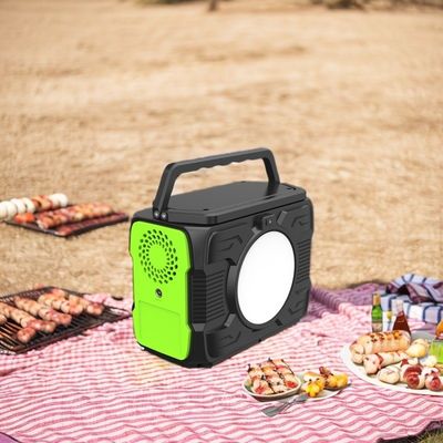 Station solaire à onduleur de 200W Parfait pour les appareils ménagers intérieurs et extérieurs