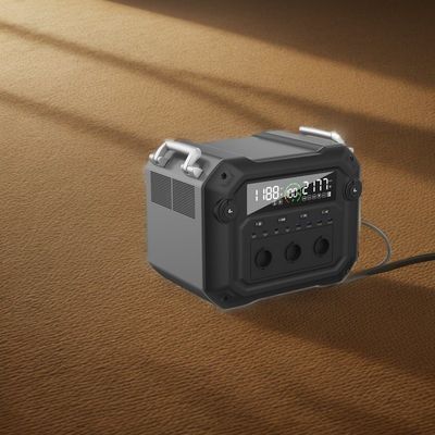 Générateur solaire de haute puissance de 2500 W 2340 wh 110 V 120 V avec matériau de coque de profil en aluminium ABS