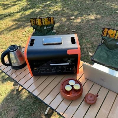Station électrique portable avec charge rapide bidirectionnelle et forme d'onde de sortie de l'onde sinusoïdale pure CA