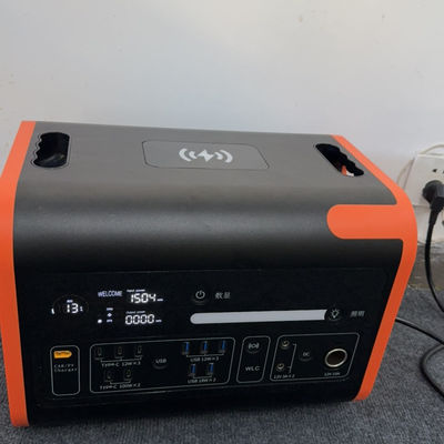 Système d'onduleur de la centrale électrique de voiture à charge solaire maximale de 800 W pour l'extérieur et l'urgence