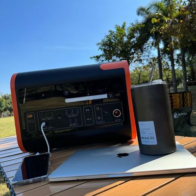 Puissance de sortie de 2200W Station électrique portable 2000W 4000W Drive LiFePO4 Batterie stockage d'énergie
