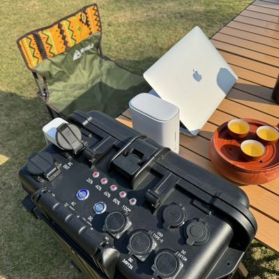 Paquet Poids brut 54.000kg Générateur d'ondes sinusoïdes pur 5000W pour la maison et le camping