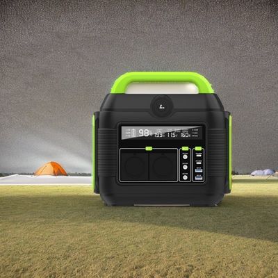 Station électrique portable pour les aventures en plein air 150W 200W 300W 600W alimentée par panneau solaire