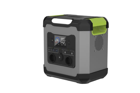 2000W de charge rapide MPPT LiFePO4 Inverteur de batterie tout-en-un hors réseau Système solaire avec prise de sortie AC britannique