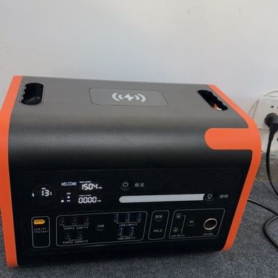 Chargement solaire L'éclairage LED de voiture UPS système d'onduleur de centrale électrique au lithium portable rechargeable