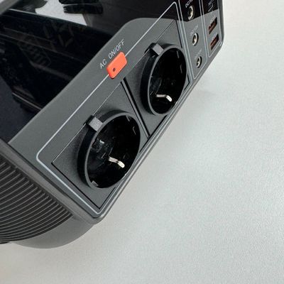 Générateur solaire simple et sécuritaire à bord de la centrale électrique 600W288wh