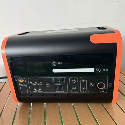 Éclairage LED de camping de 300W Générateur d'énergie solaire portable AT22