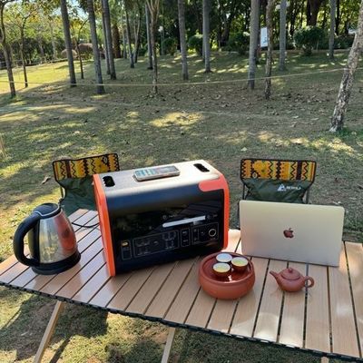 Éclairage LED de camping de 300W Générateur d'énergie solaire portable AT22