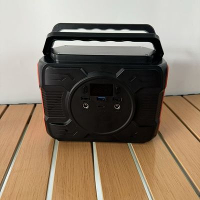 Station solaire portable de 200 W avec LED Light AC Puissance de sortie 5V-20V/2A Entrée d'adaptateur