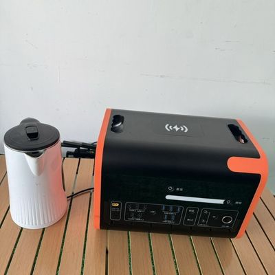 Une centrale électrique portable avec une puissance constante de 3500 W et un écran à cristaux liquides