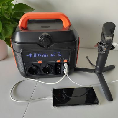 L'alimentation par batterie au lithium de 600 W pour le marché Aii USB de type C sortie CC et CA