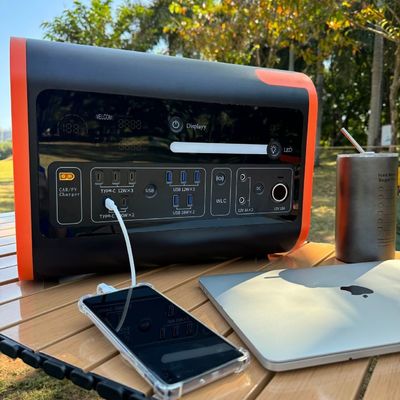 LiFePO4 2200W AT22 centrale solaire portable pour l'approvisionnement en énergie de secours dans le camping