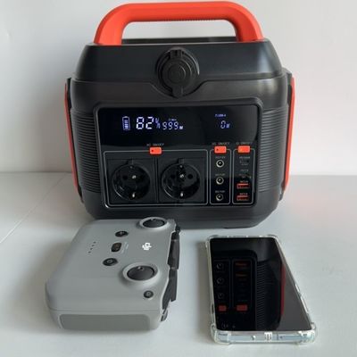Station électrique mobile en extérieur avec charge de panneau solaire de 600W et sortie d'onde sinusoïdale