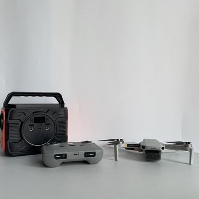200 W de sortie de courant alternatif Station solaire portable 110/220V-50Hz/60Hz Batterie au lithium 173wh