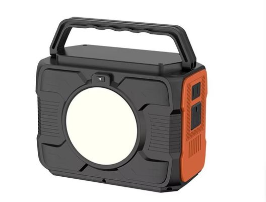Une centrale électrique portable en extérieur avec une capacité de 200 W / 173 Wh et une puissance de sortie CA