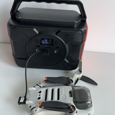 Station électrique portable extérieure avec une capacité de batterie de 48000 mAh et une sortie de 200W/300W/600W