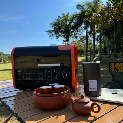 Générateur de panneau solaire portable pour la maison et le camping extérieur 2200W 1500W