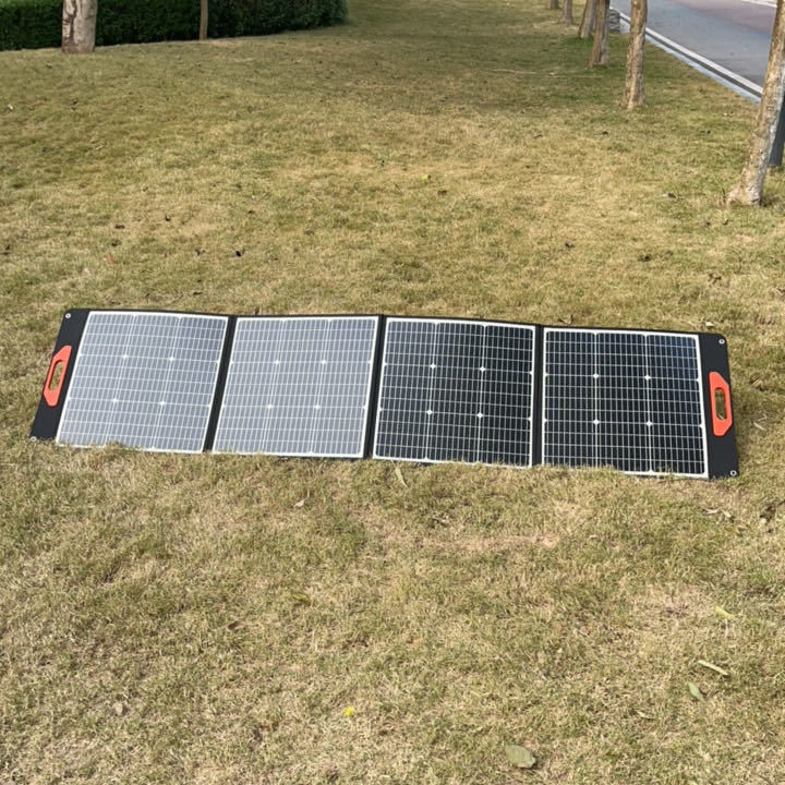 Panneaux solaires portables de 200W 12V pour camping RV Yacht pliable Taille 22*24.8*1.77 pouces
