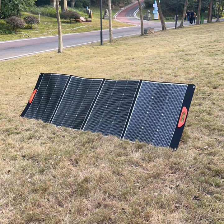 Panneaux solaires au silicium monocristallin pour les énergies renouvelables 60W 100W 120W 200W 300W 400W