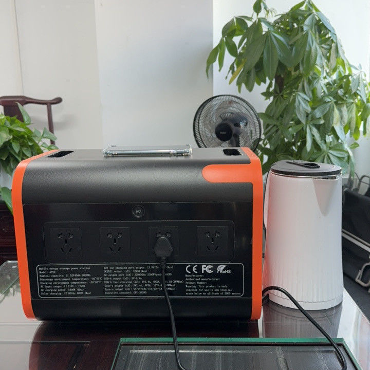 Générateur solaire de 100 W de sortie de type C de 2200 W pour le camping en plein air et l'alimentation en urgence