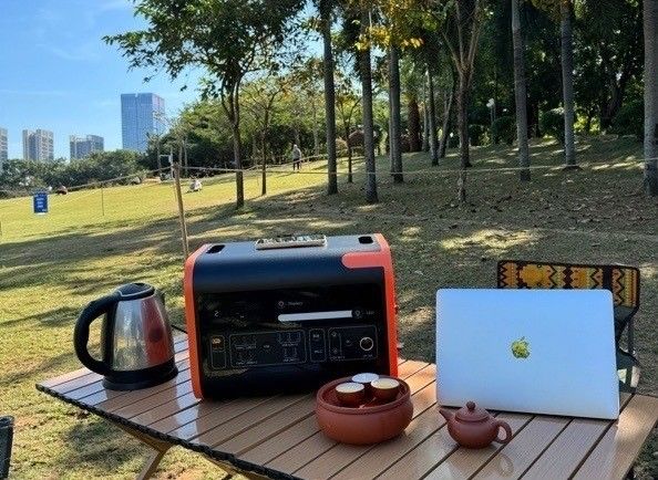 Générateur solaire à batterie au lithium de 2000W à 2200W pour le camping et les solutions d'énergie d'urgence