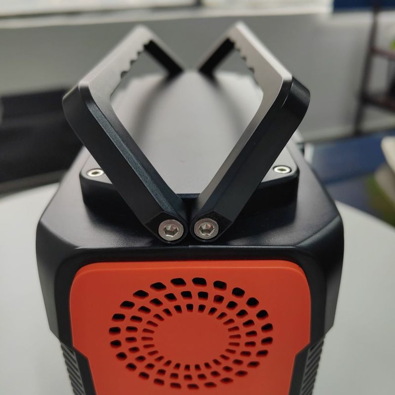Sortie CA Forme d'onde modifiée 200W Système d'énergie de secours rechargeable pour le camping