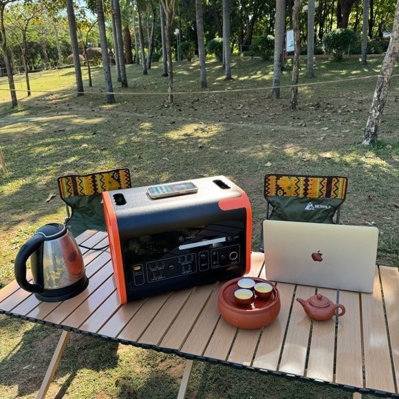 Station solaire multifonctionnelle pour camping avec USB 12W*3/18W*2 et fréquence 50±0.5Hz