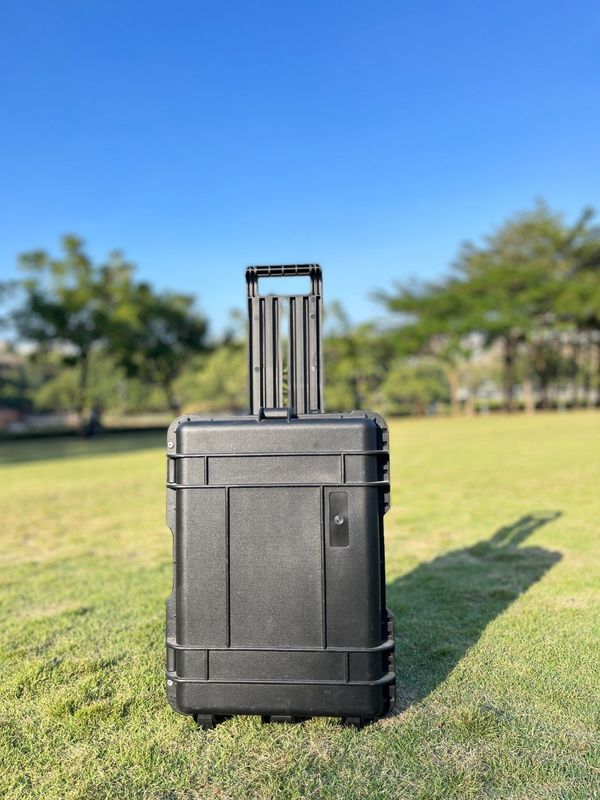 Une centrale électrique portable de 4000 W avec une puissance élevée et une batterie au lithium fer phosphate
