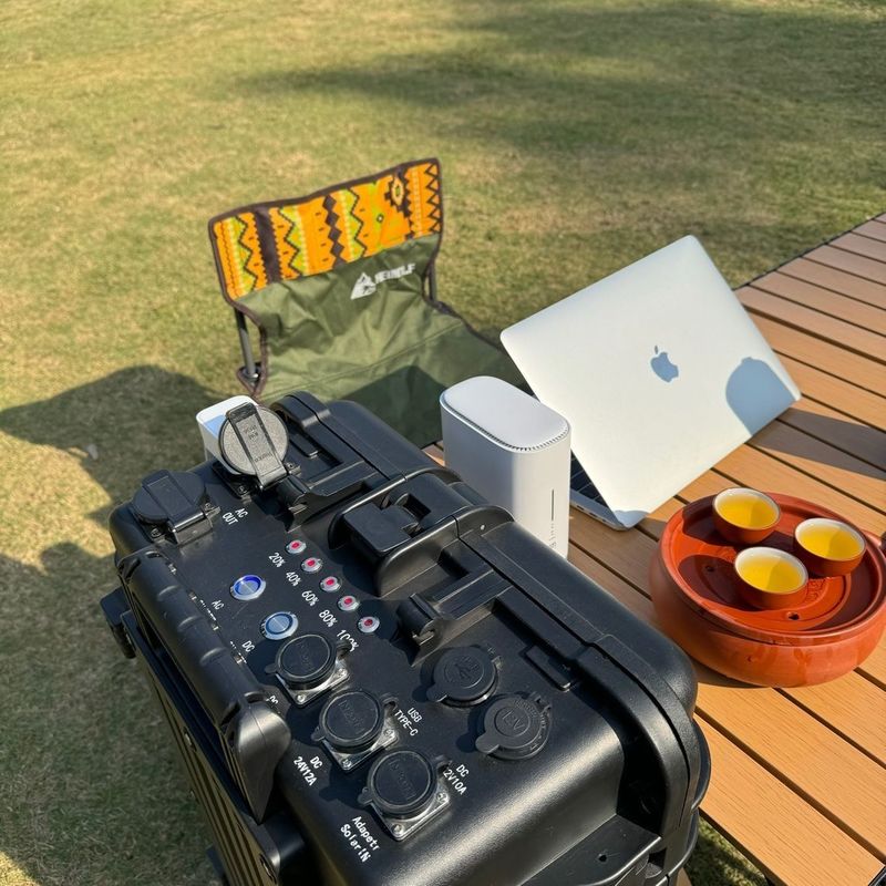 Voyage en plein air Grande capacité centrale solaire portable avec batterie LiFePO4 4000W