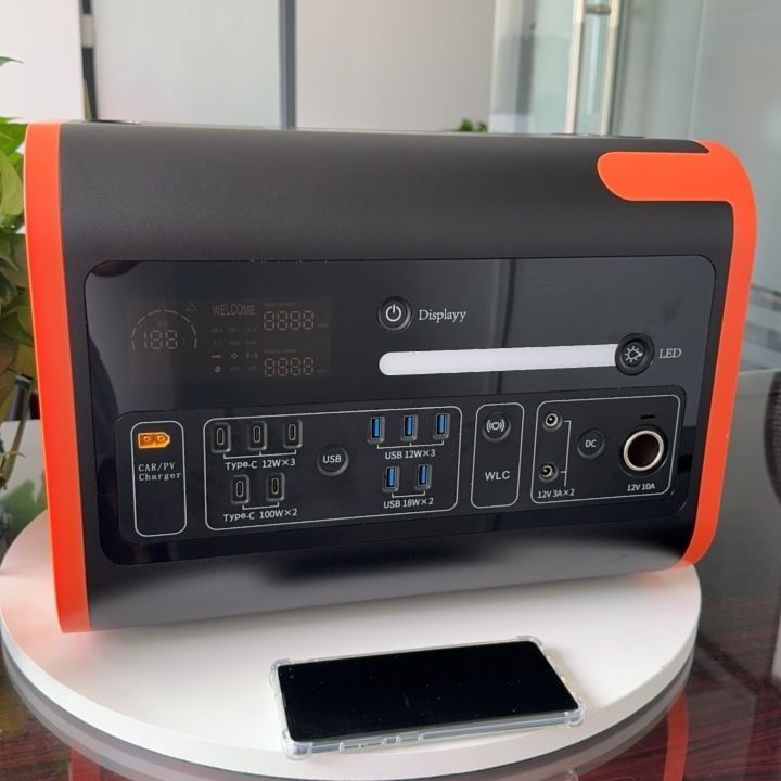 Chargement solaire L'éclairage LED de voiture UPS système d'onduleur de centrale électrique au lithium portable rechargeable