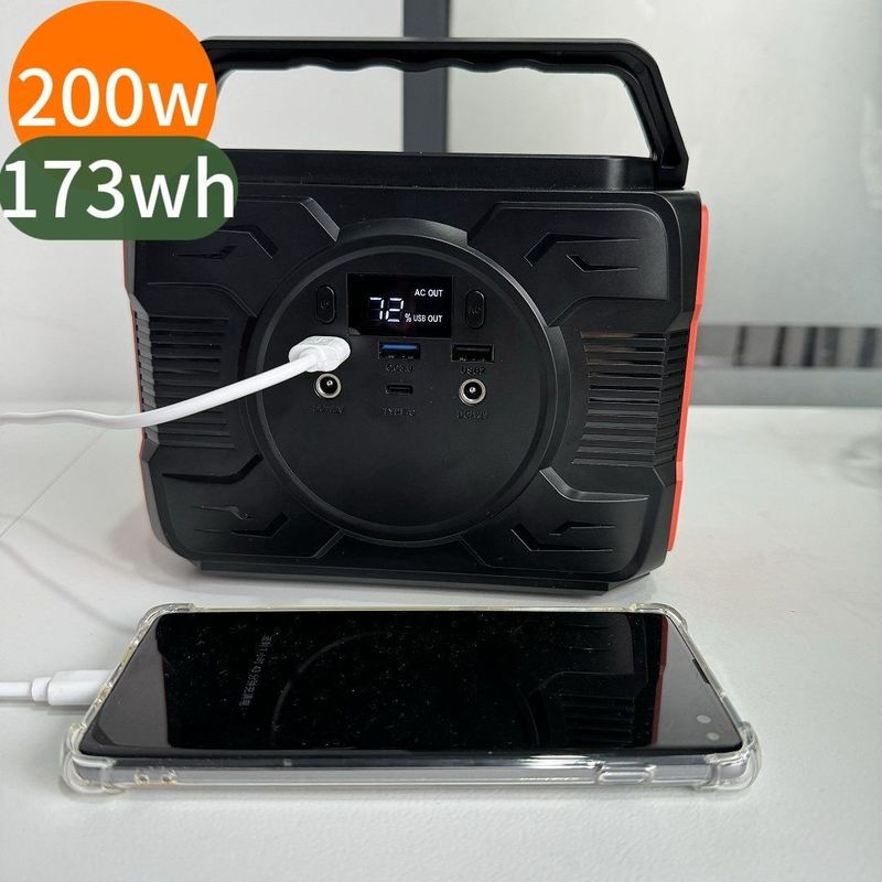 Générateur hybride éolien solaire portable de 200W/300W/400W Parfait pour l'Amérique du Nord en plein air