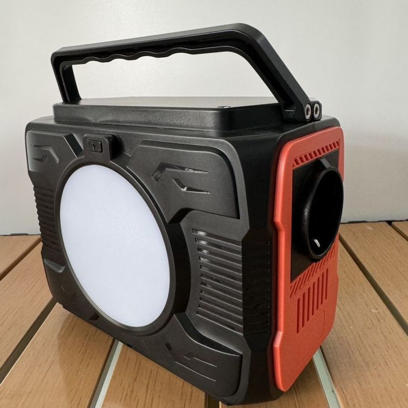 Station solaire portable de 200 W avec LED Light AC Puissance de sortie 5V-20V/2A Entrée d'adaptateur