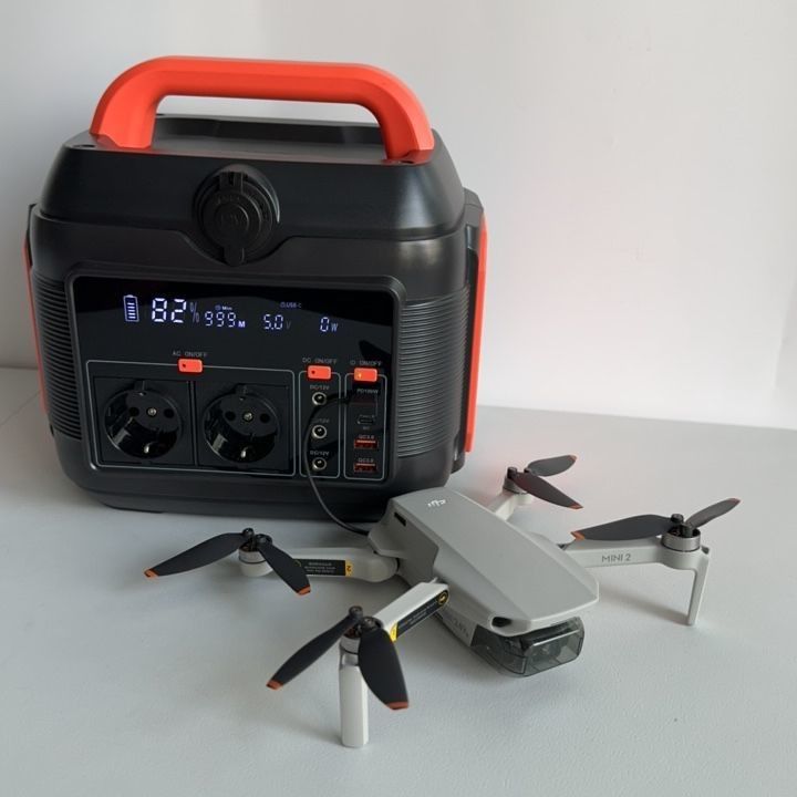 Centrale électrique à batterie lithium-ion extérieure de 600 W avec éclairage LED et sortie QC3.0