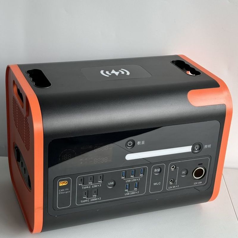 Puissance constante de 2200W peut alimenter une centrale électrique pour véhicules extérieurs orange de haute capacité de 4000W