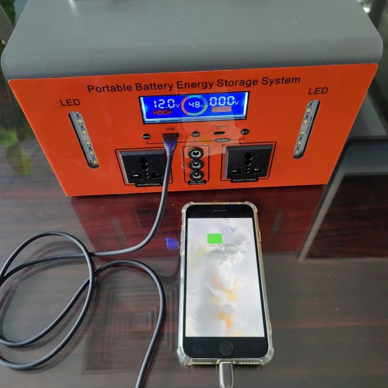 Centrale électrique portable de 300 W pour les campings et les urgences domestiques de type C Sortie 5V/10W Max